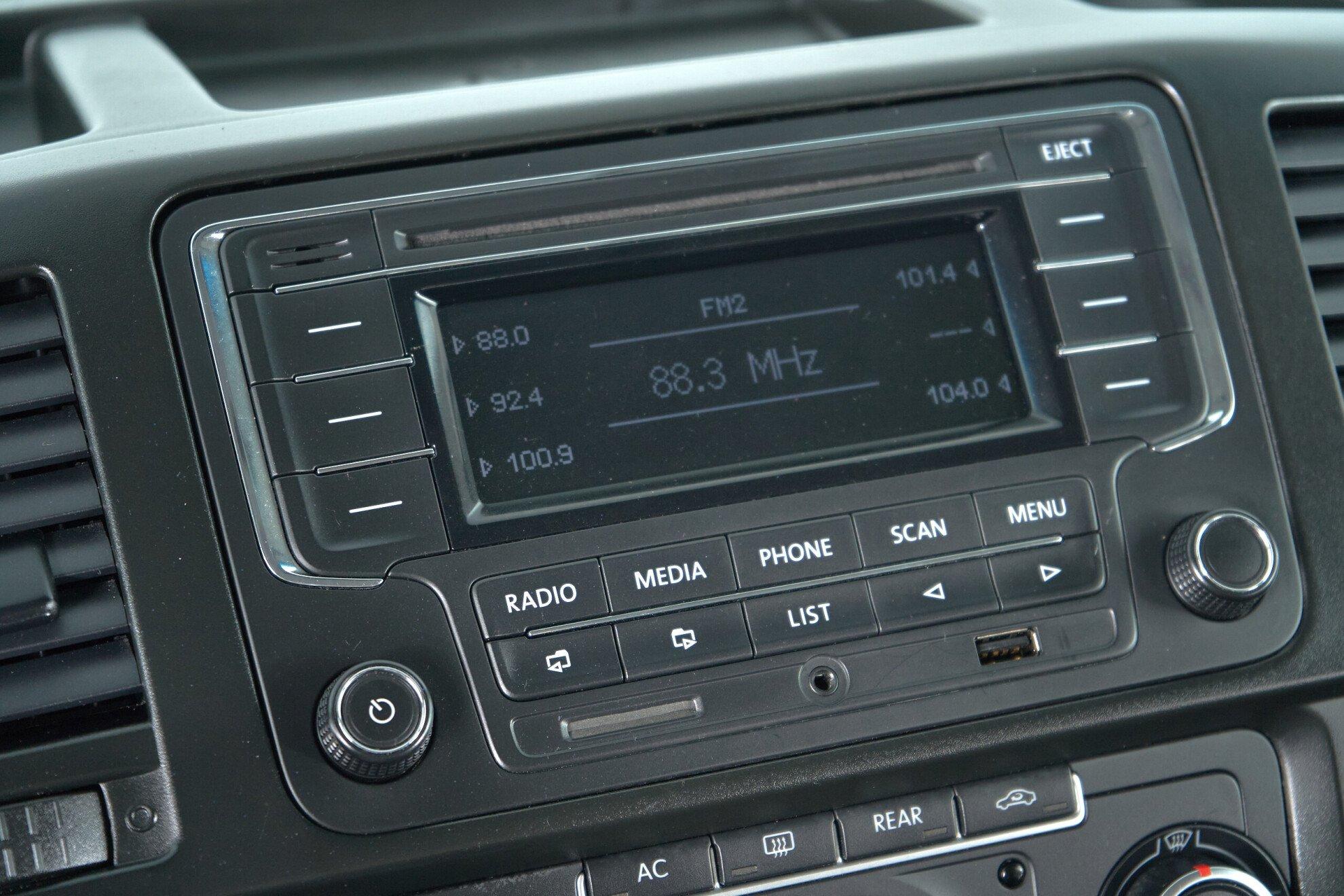 Volkswagen Caravelle 2012, синий