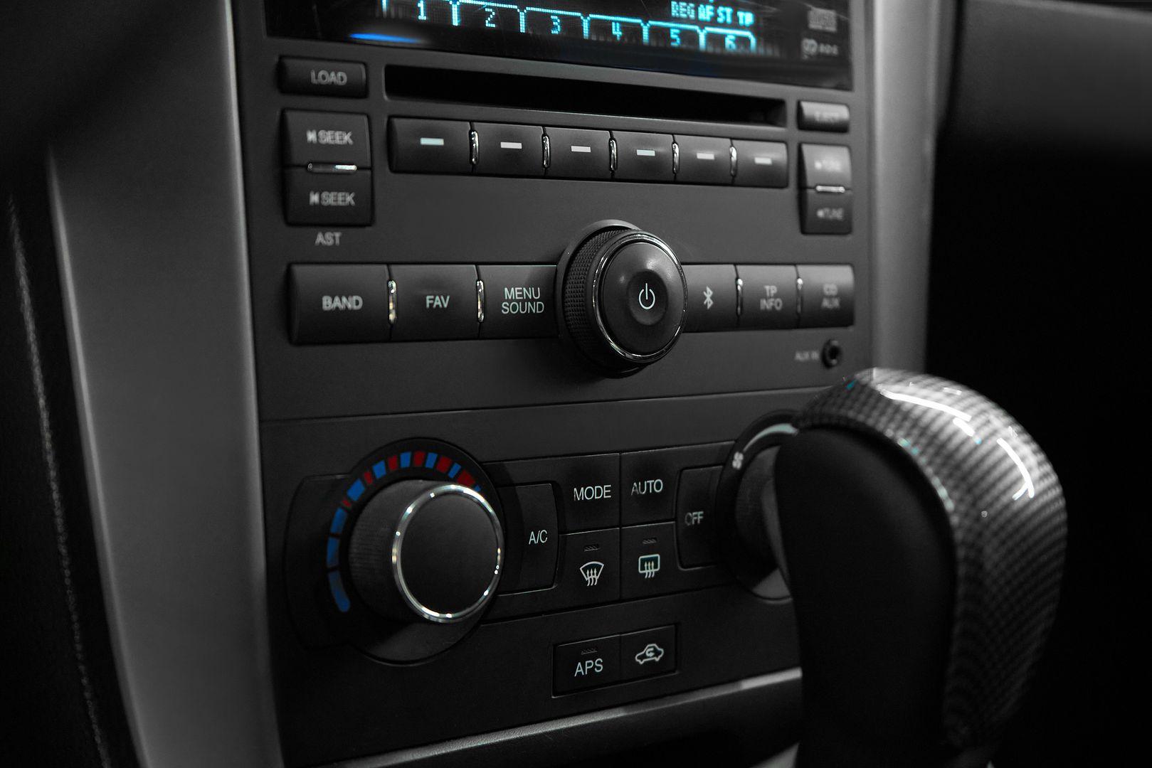 Chevrolet Captiva 2012, белый