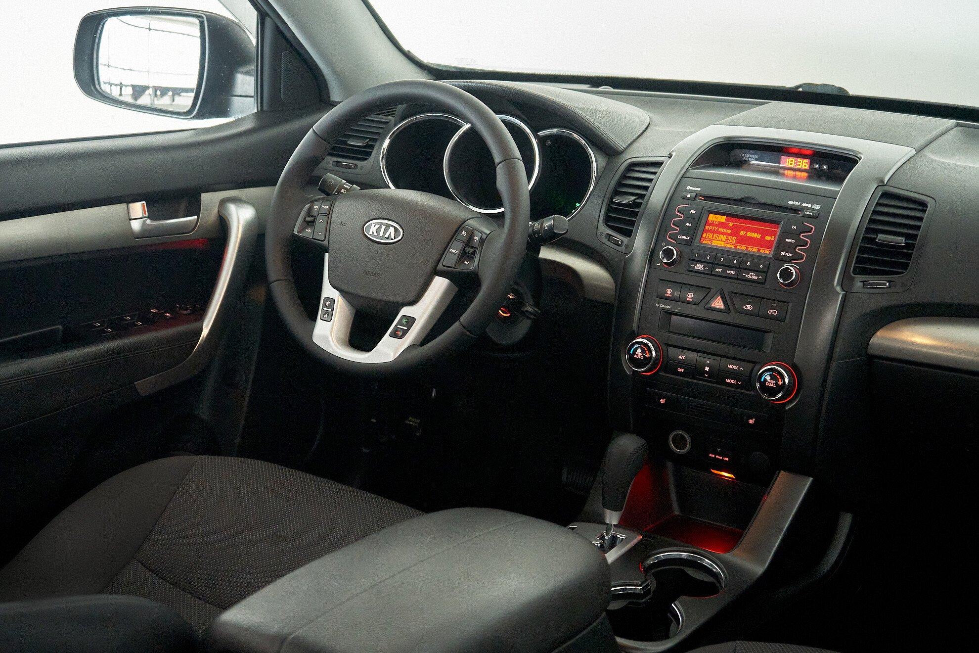 Kia Sorento 2011, черный