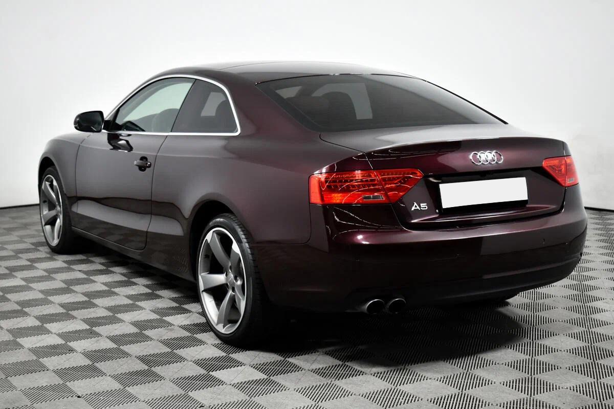 Audi A5 2016, пурпурный