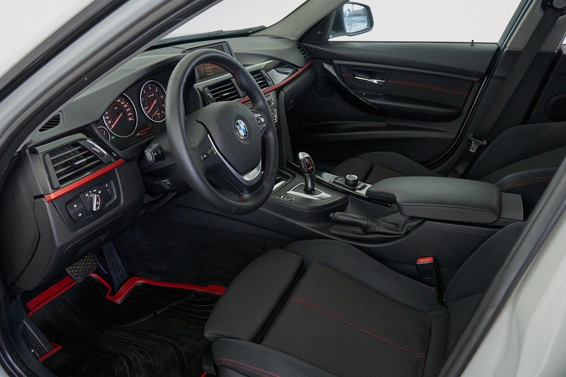 BMW 3 серии 2013, белый