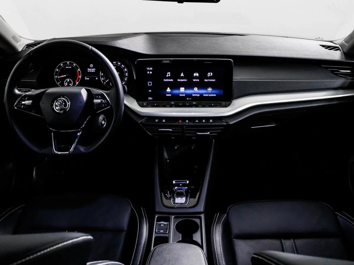 Skoda Octavia 2024, коричневый