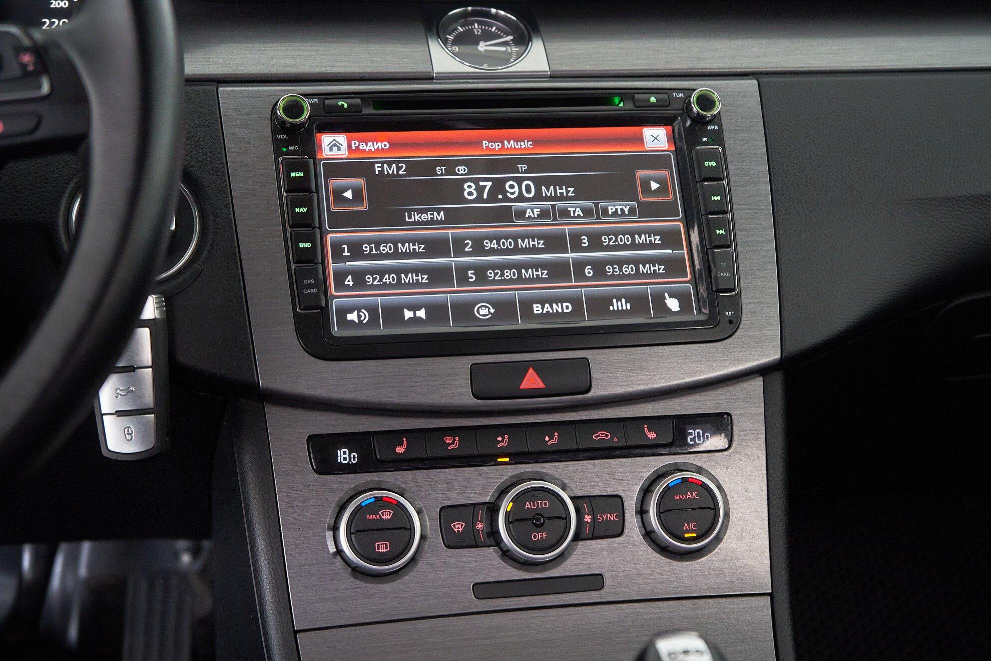 Volkswagen Passat 2013, коричневый