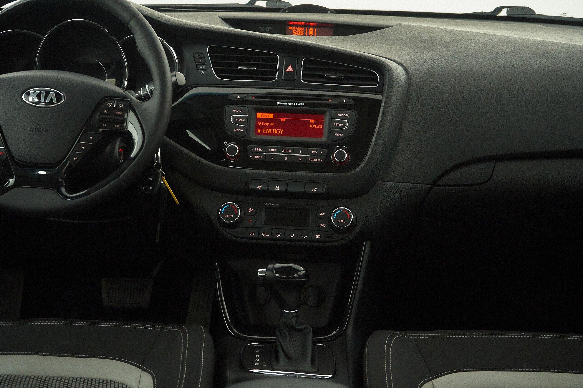 Kia Ceed 2015, синий