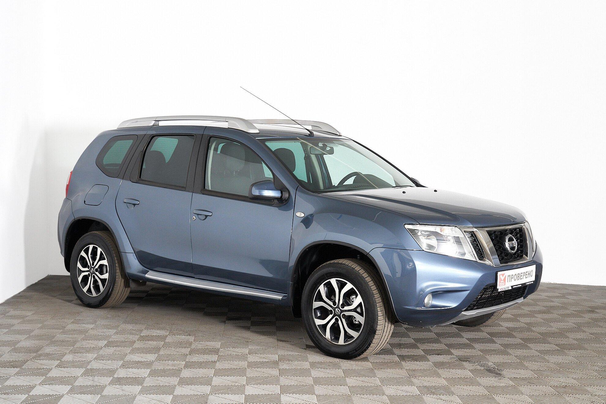 Nissan Terrano 2014, синий