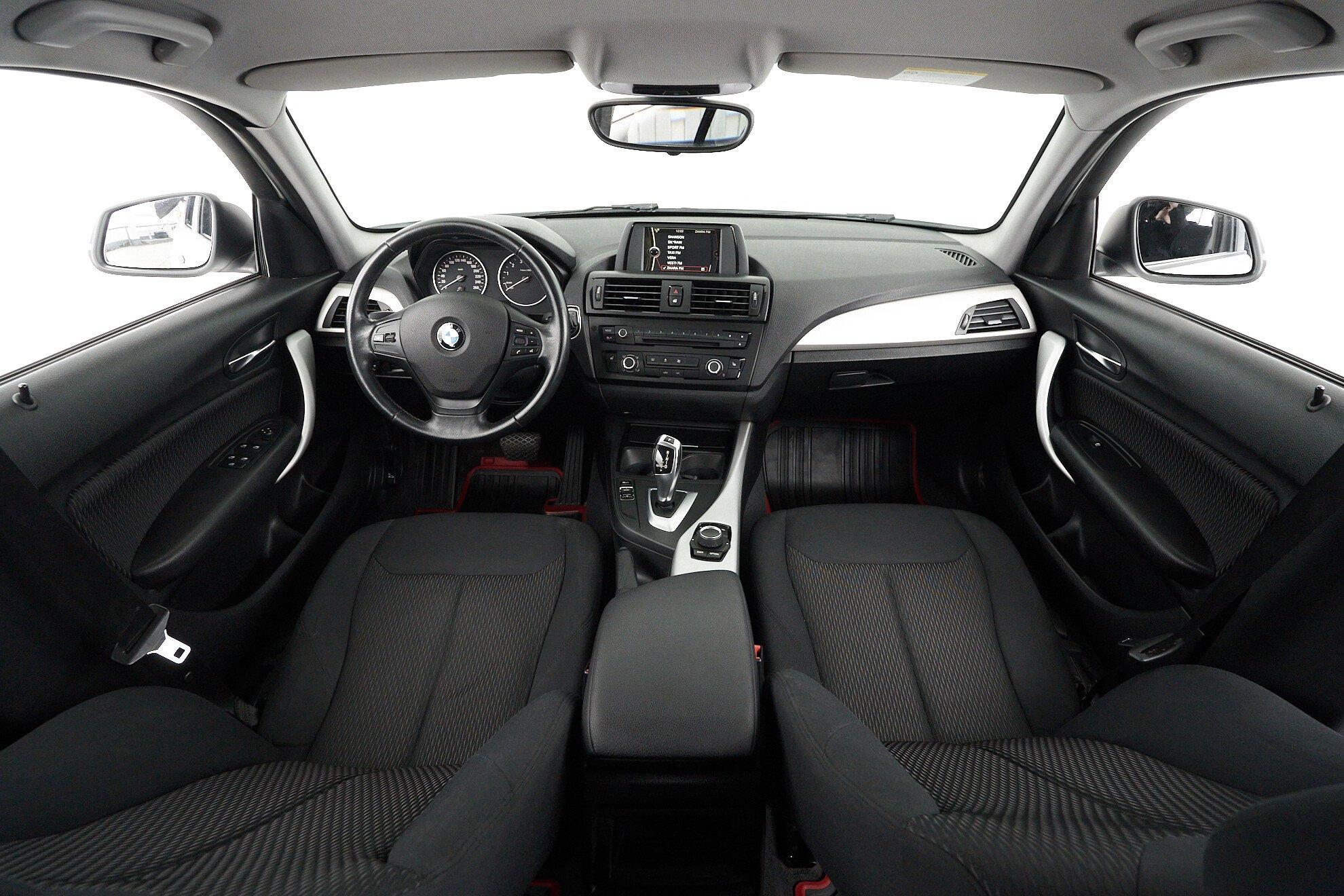 BMW 1 серии 2012, белый