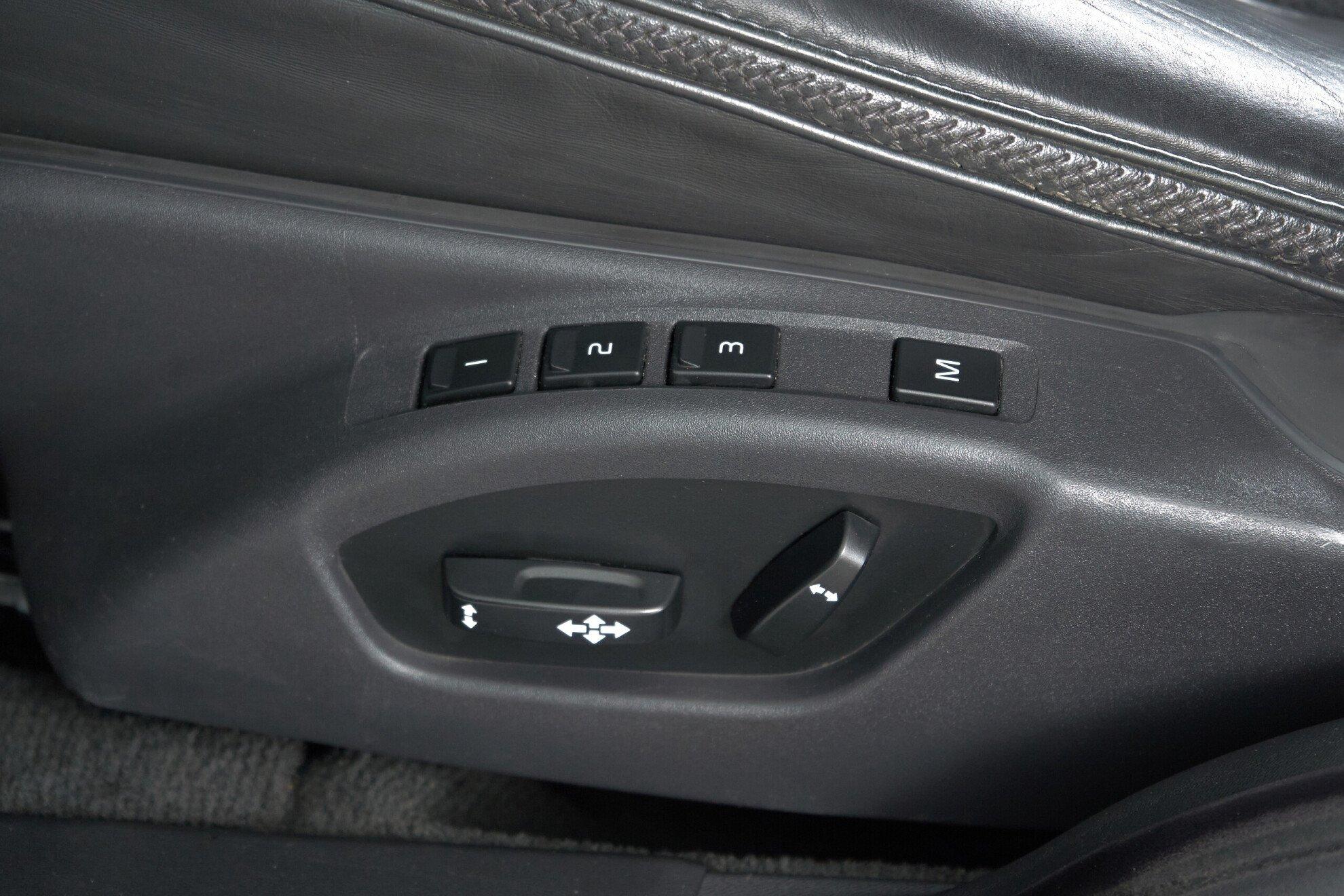 Volvo XC70 2011, черный