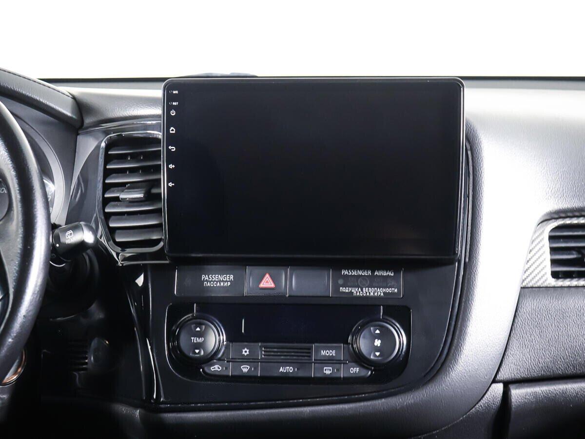 Mitsubishi Outlander 2018, черный