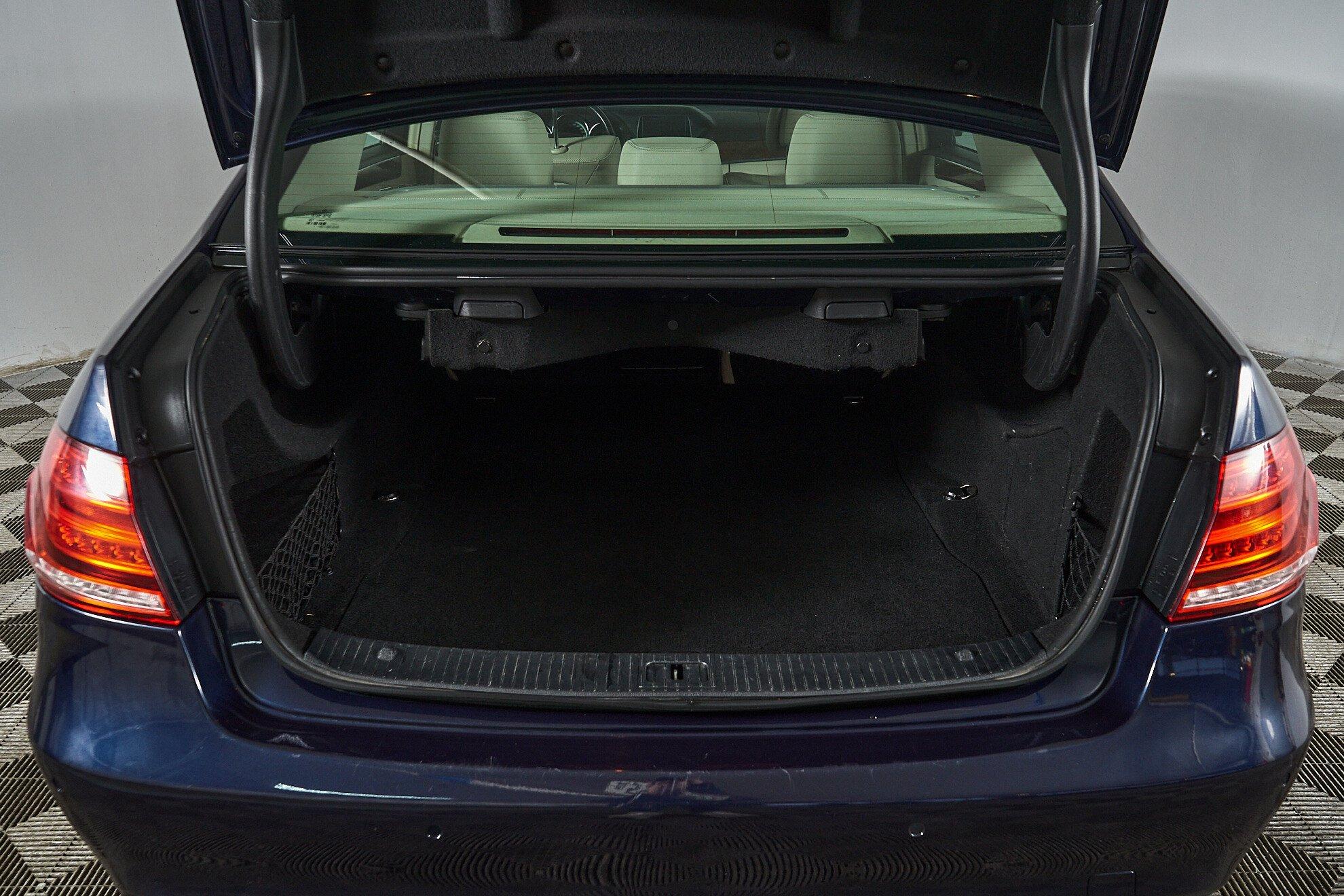 Mercedes-Benz E-Класс 2014, синий