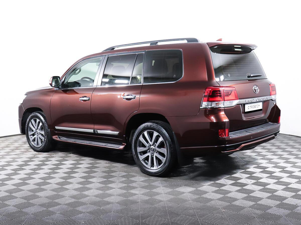 Toyota Land Cruiser 2018, красный
