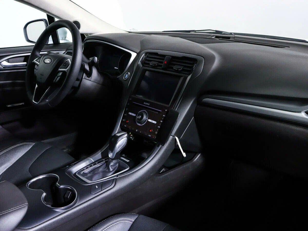 Ford Mondeo 2018, белый
