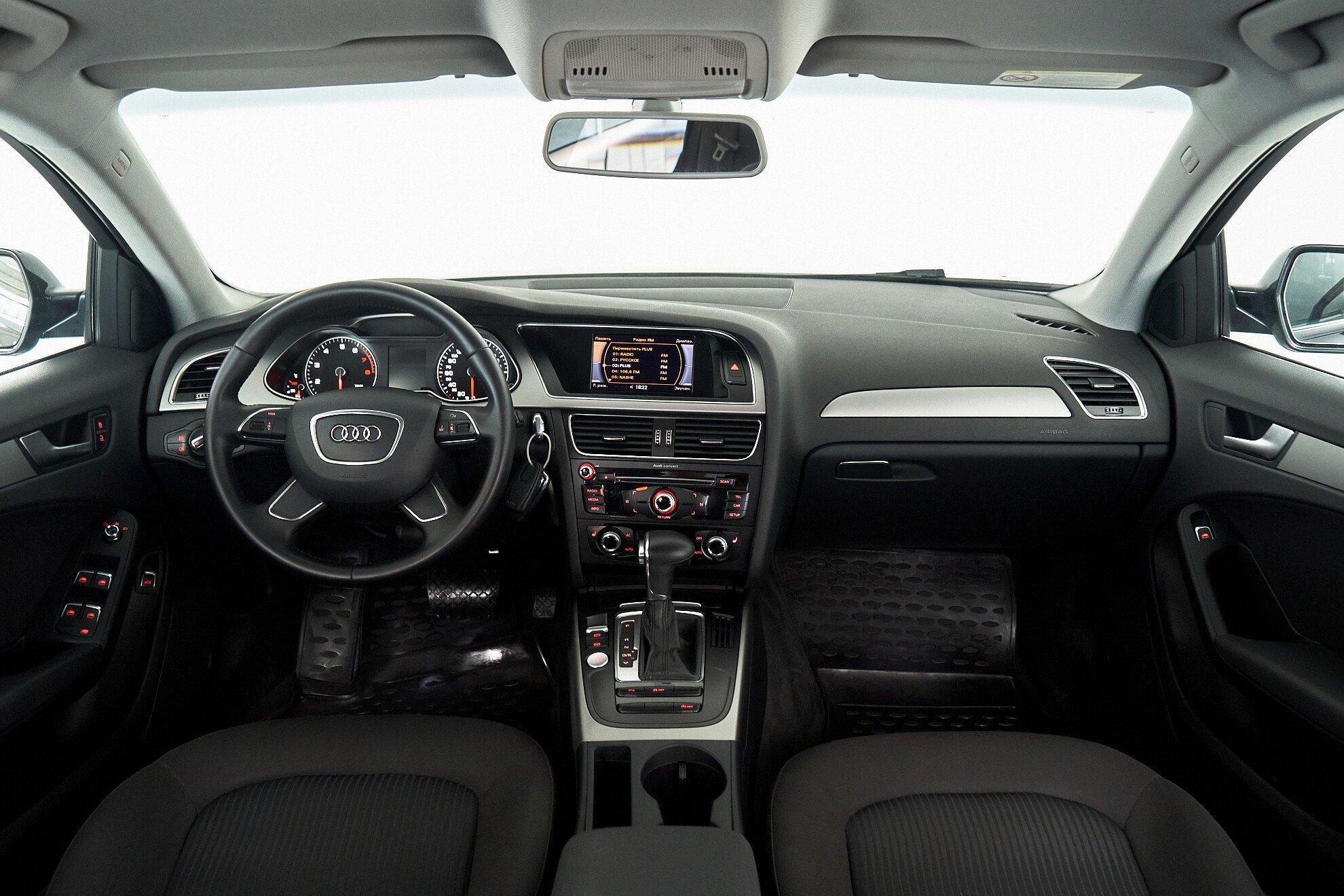 Audi A4 2012, черный