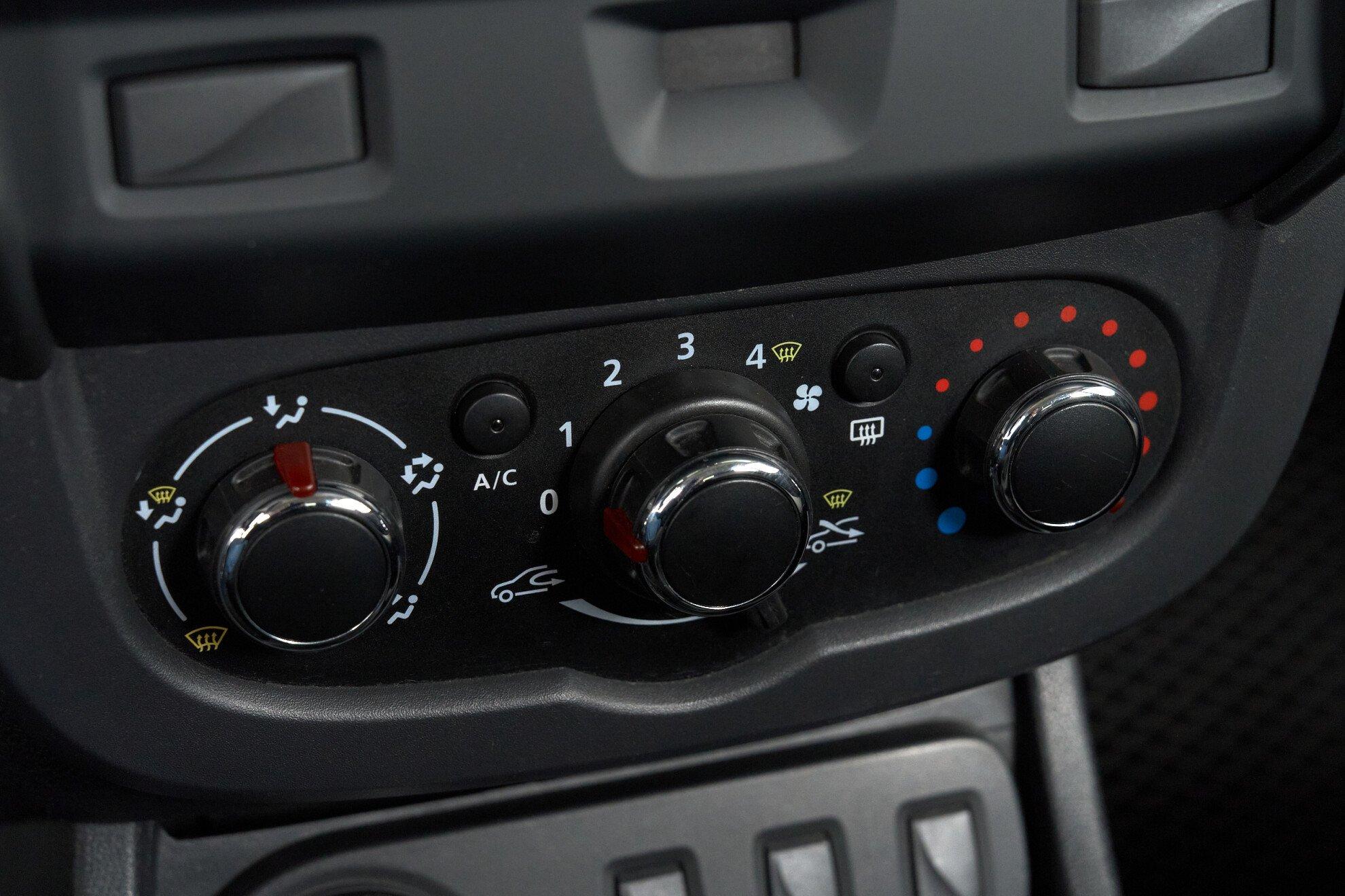 Renault Duster 2015, зеленый