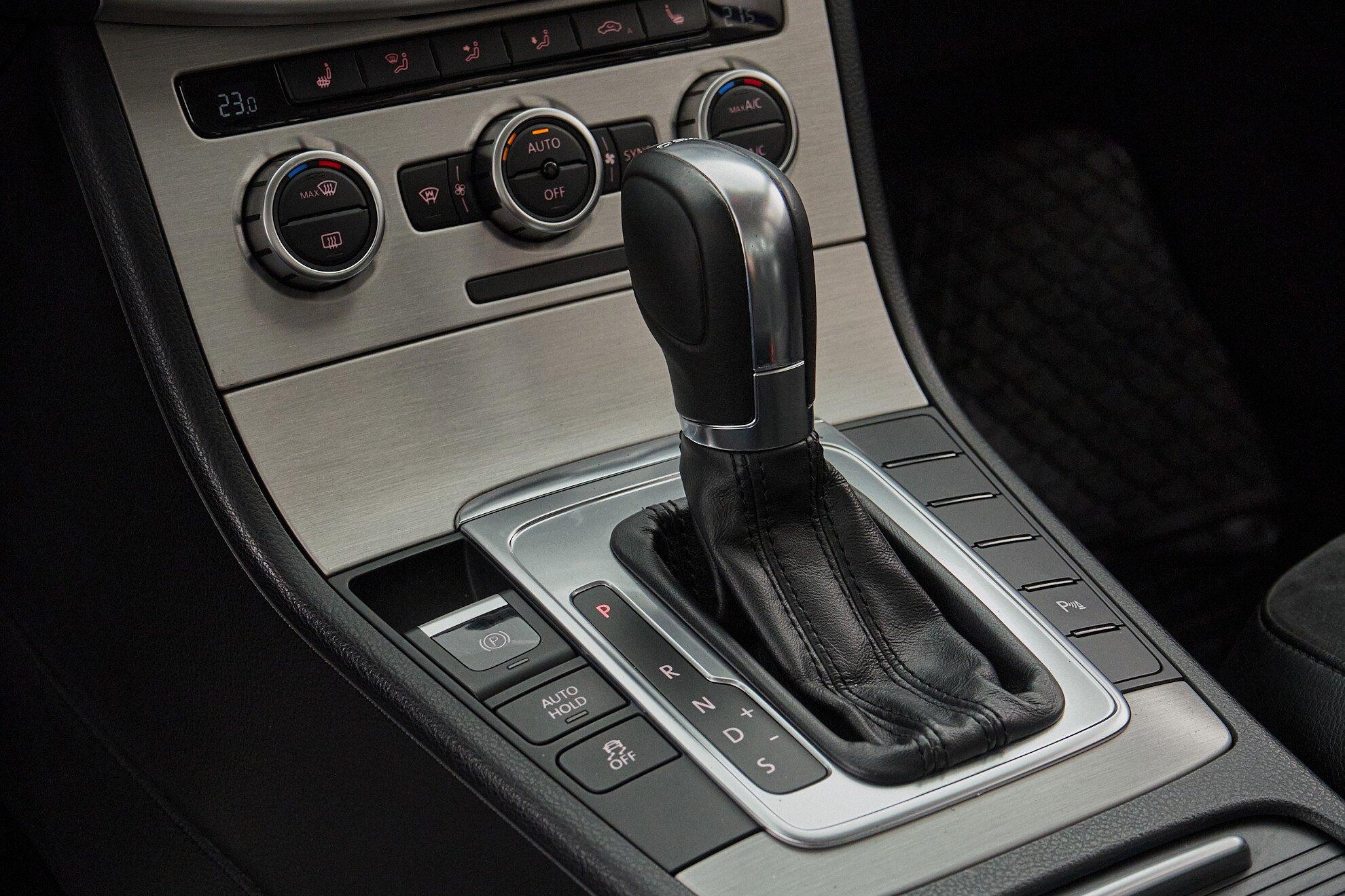 Volkswagen Passat 2012, синий