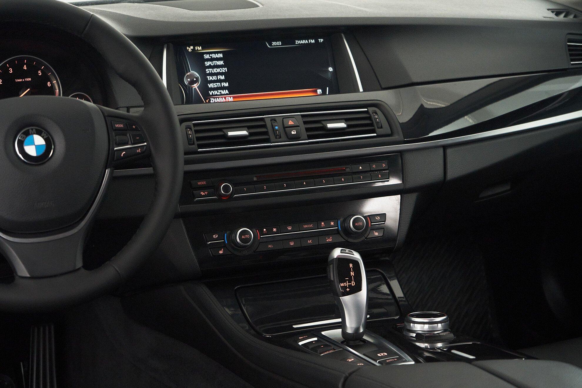 BMW 5 серии 2012, черный