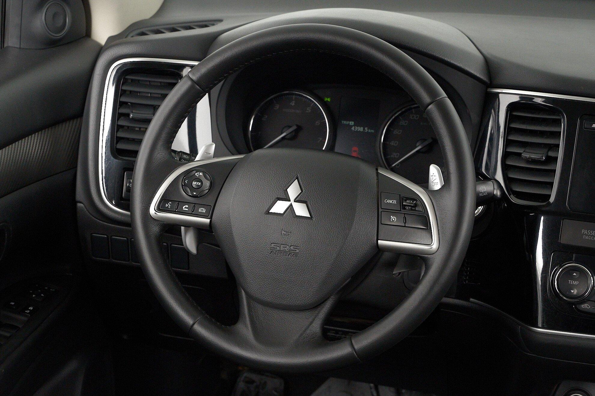 Mitsubishi Outlander 2014, черный