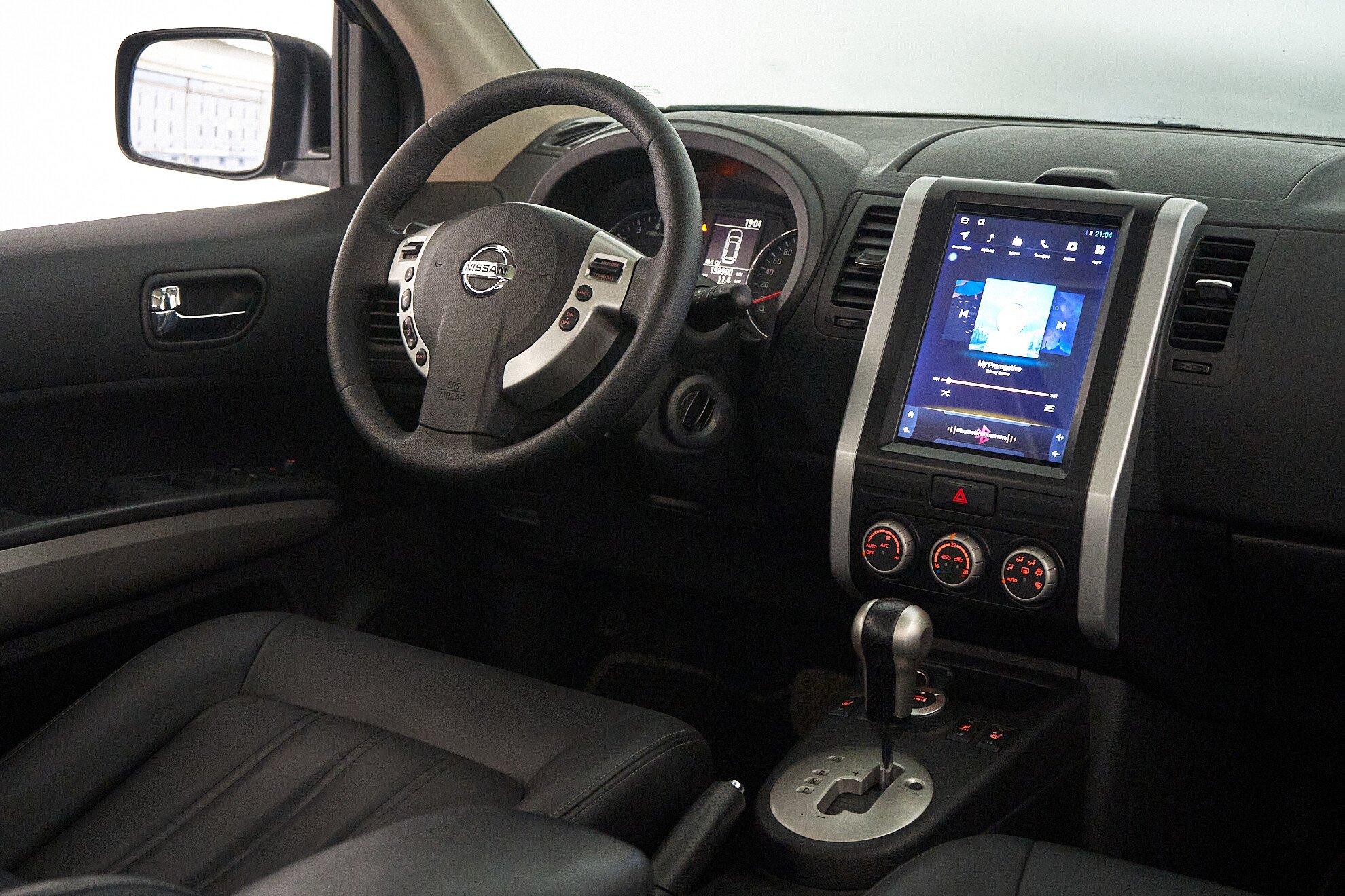 Nissan X-Trail 2011, черный