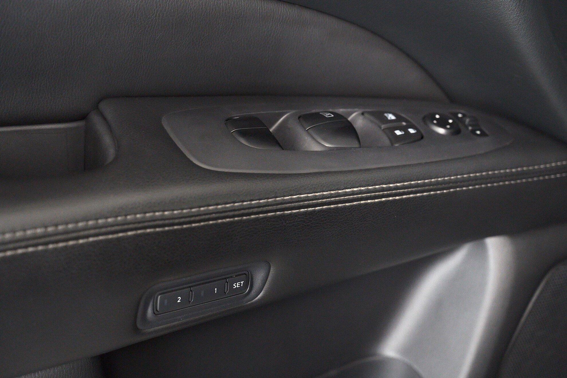 Nissan Pathfinder 2014, серый