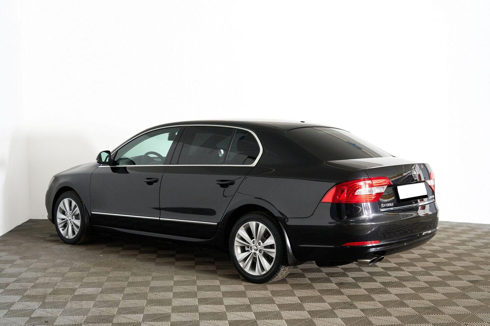Skoda Superb 2014, черный
