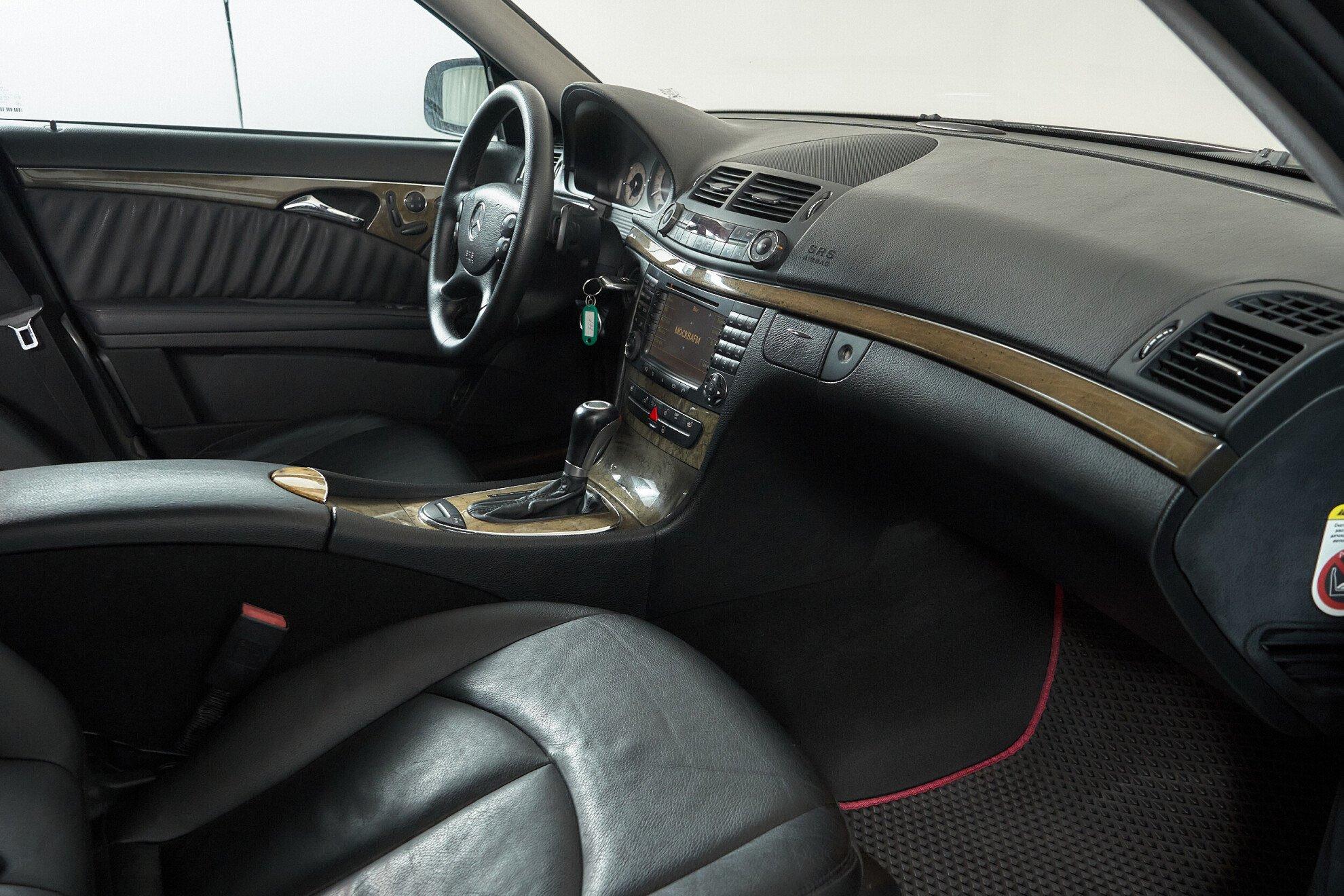 Mercedes-Benz E-Класс 2008, черный