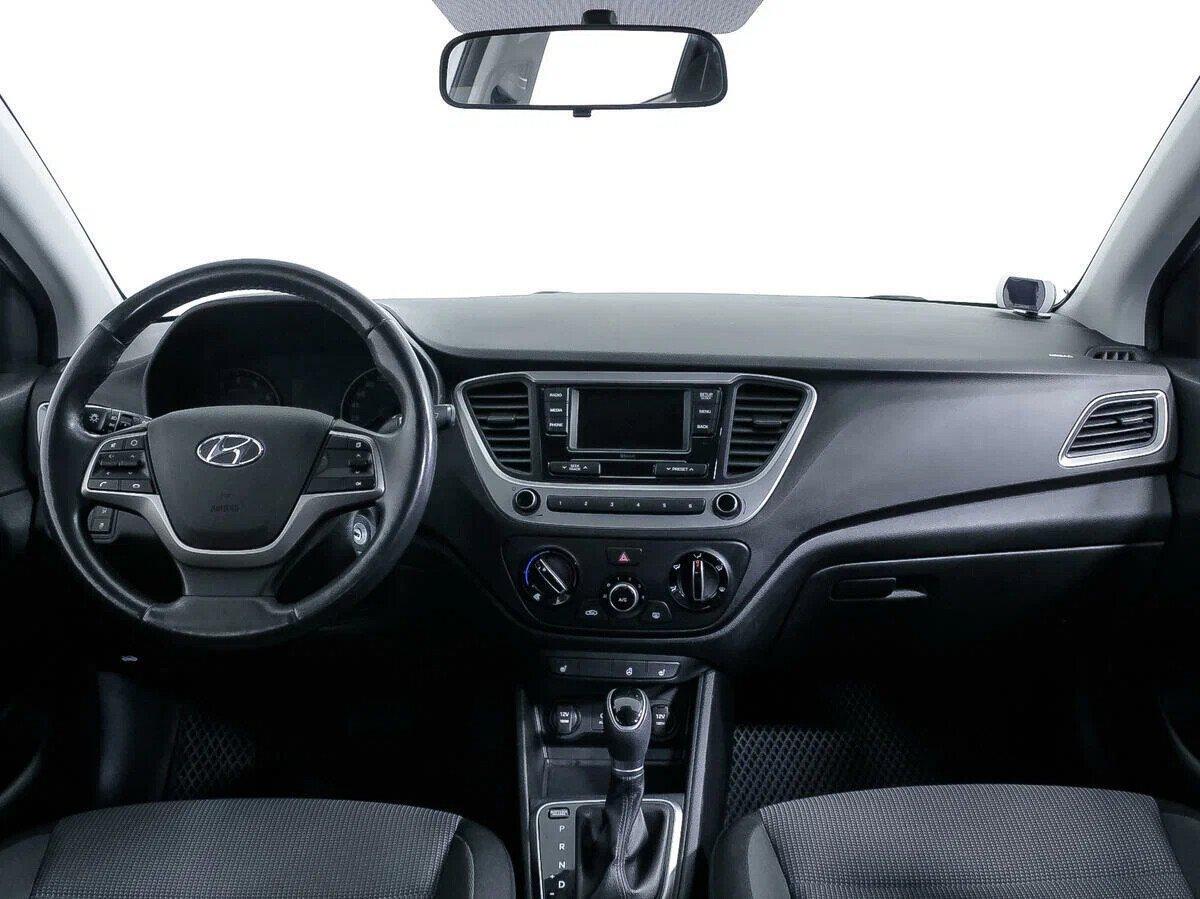 Hyundai Solaris 2019, серебряный