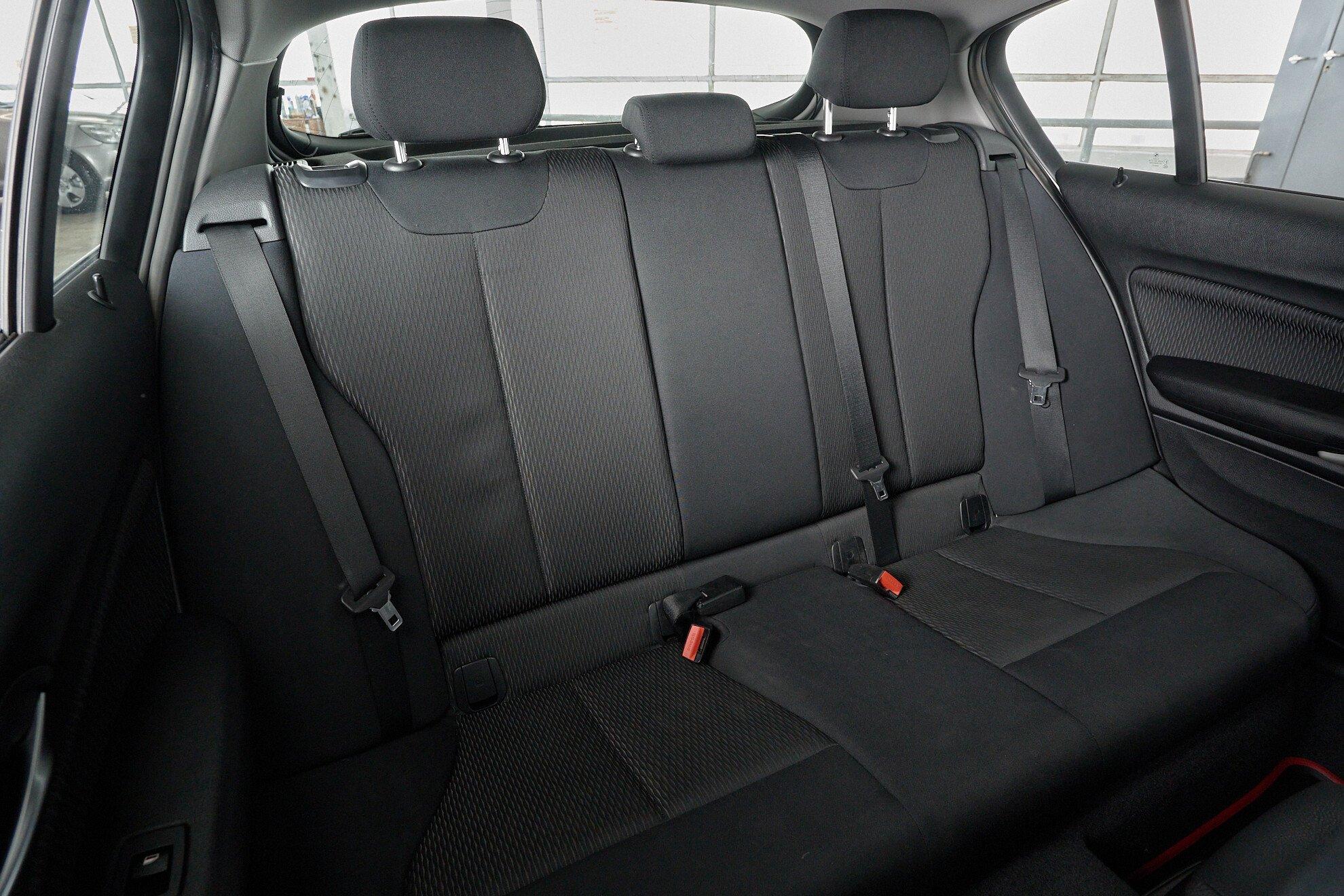 BMW 1 серии 2012, белый