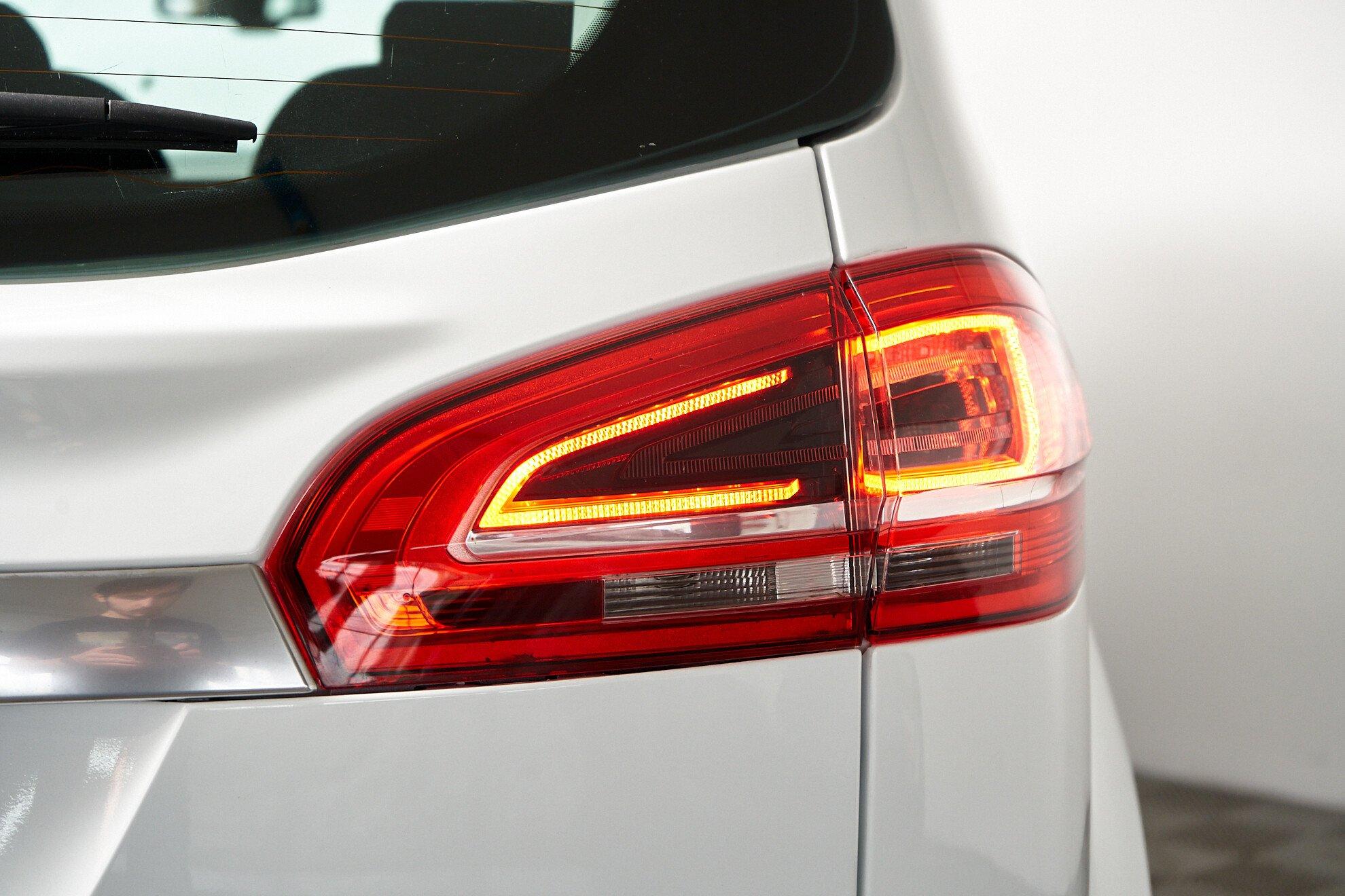 Ford S-MAX 2012, белый