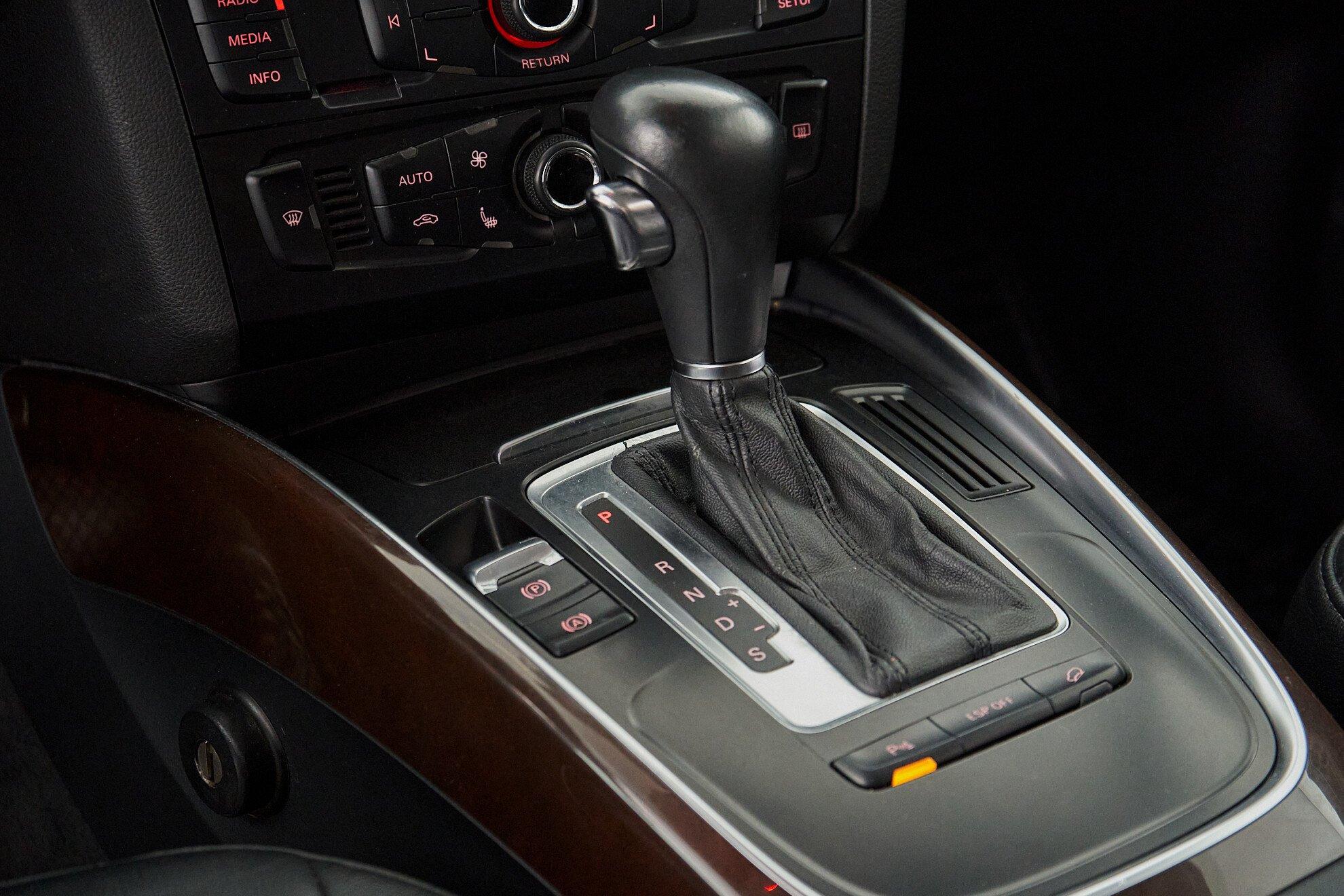 Audi Q5 2009, черный