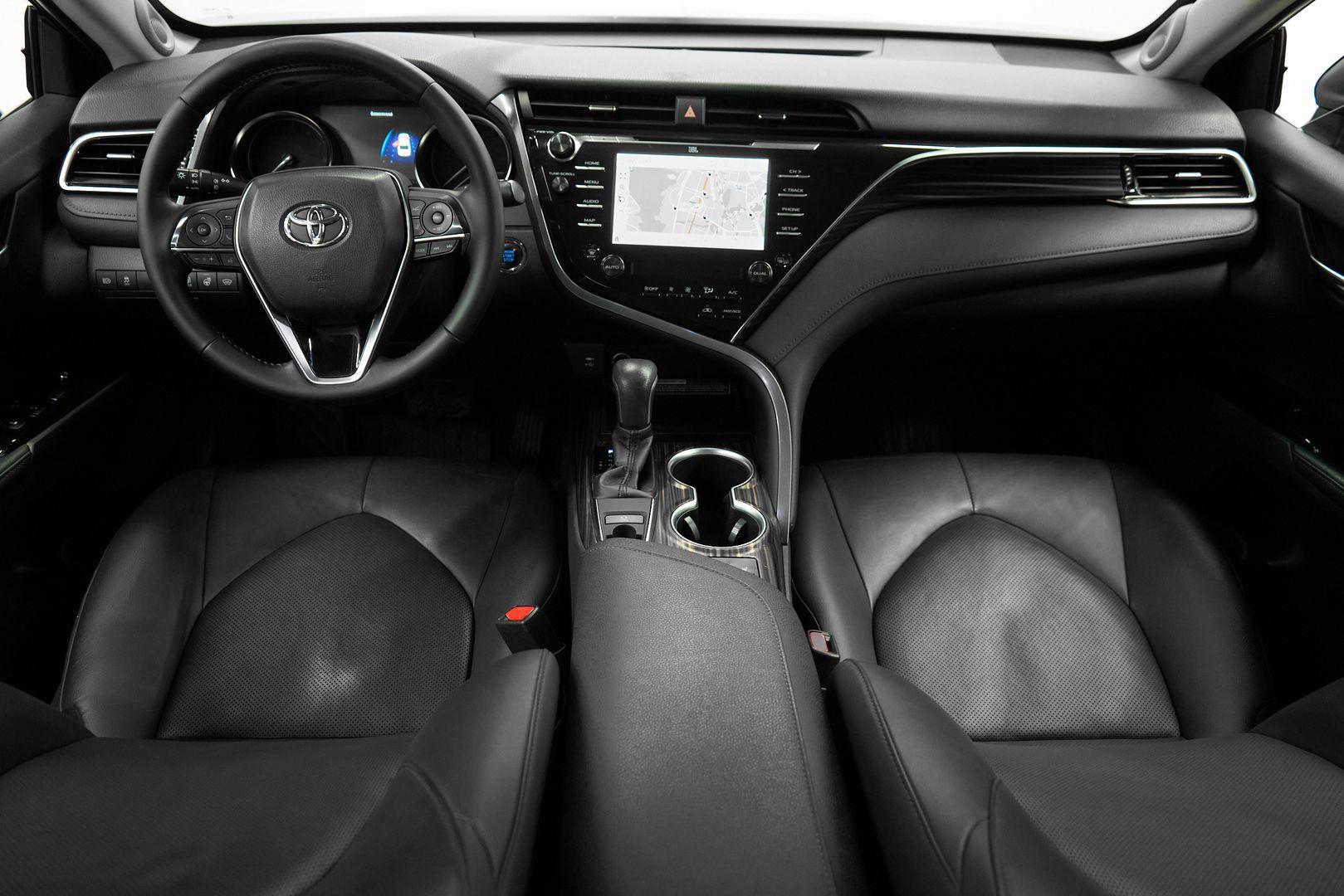 Toyota Camry 2020, черный
