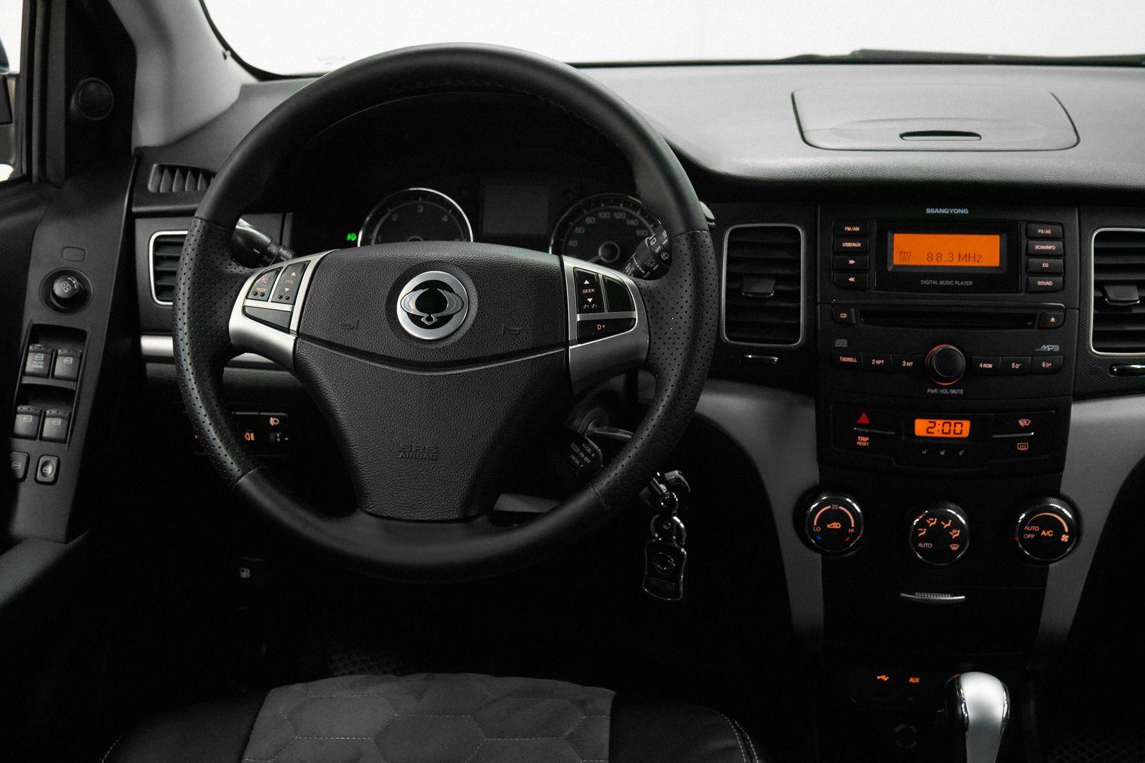 SsangYong Actyon 2011, серый