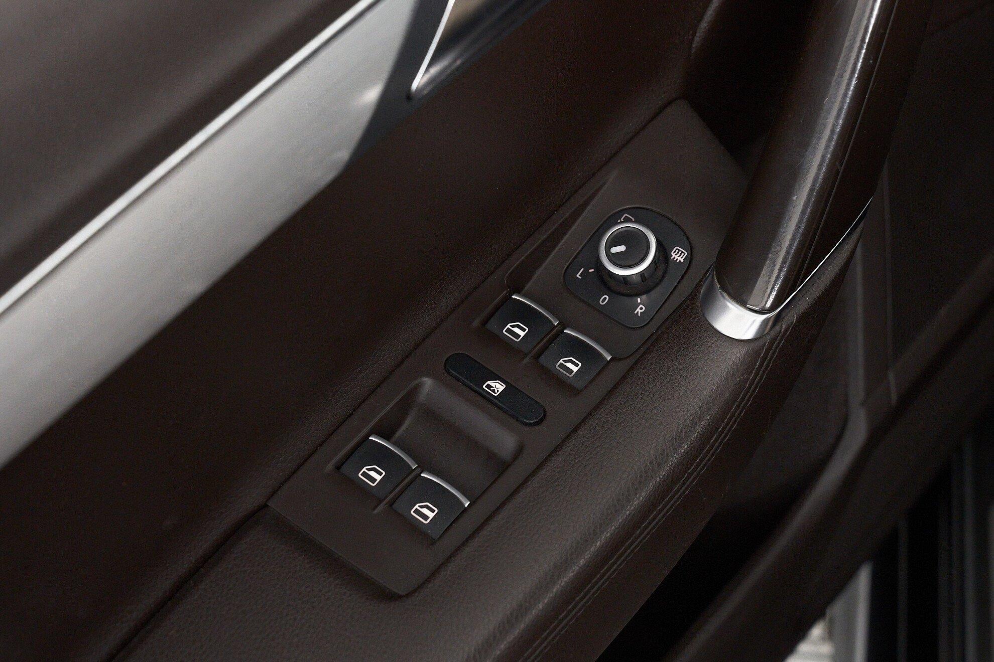 Volkswagen Passat 2013, черный