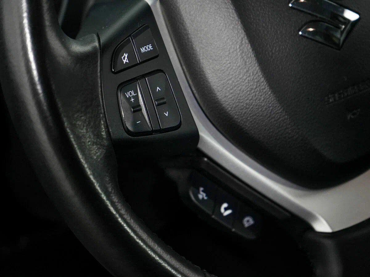 Suzuki Vitara 2019, голубой