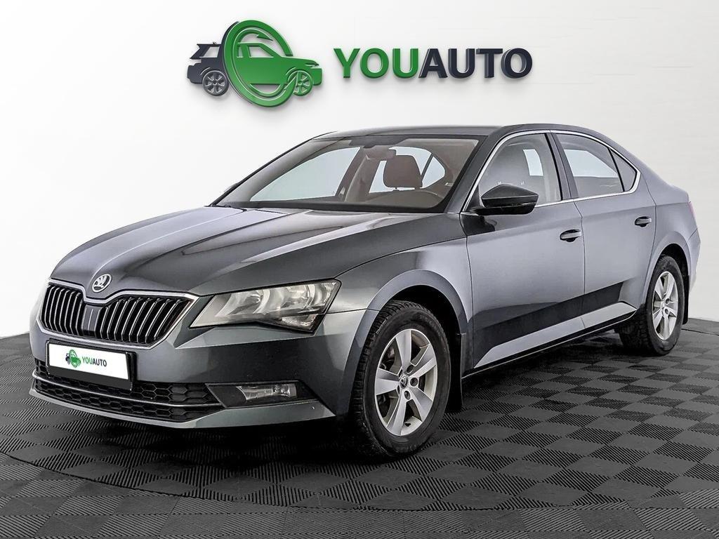 Skoda Superb 2019, серый