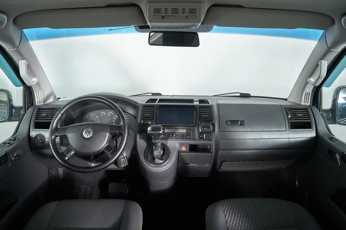 Volkswagen Caravelle 2009, черный