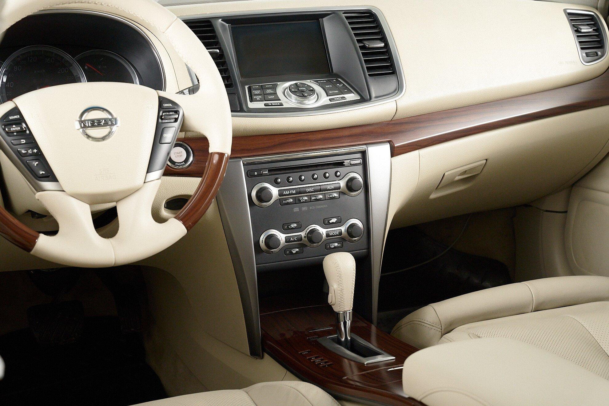 Nissan Teana 2010, черный