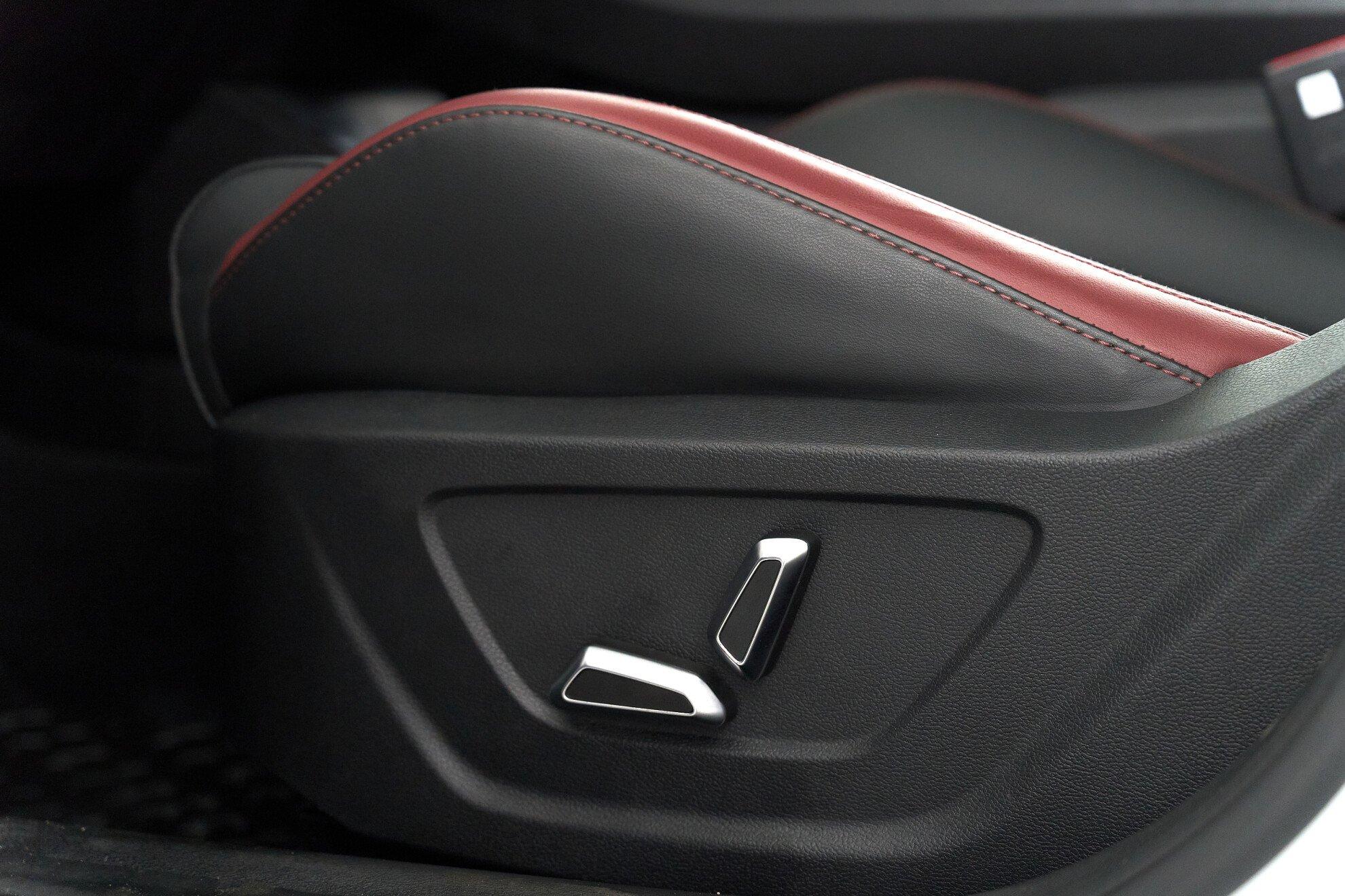 Geely Coolray 2021, белый