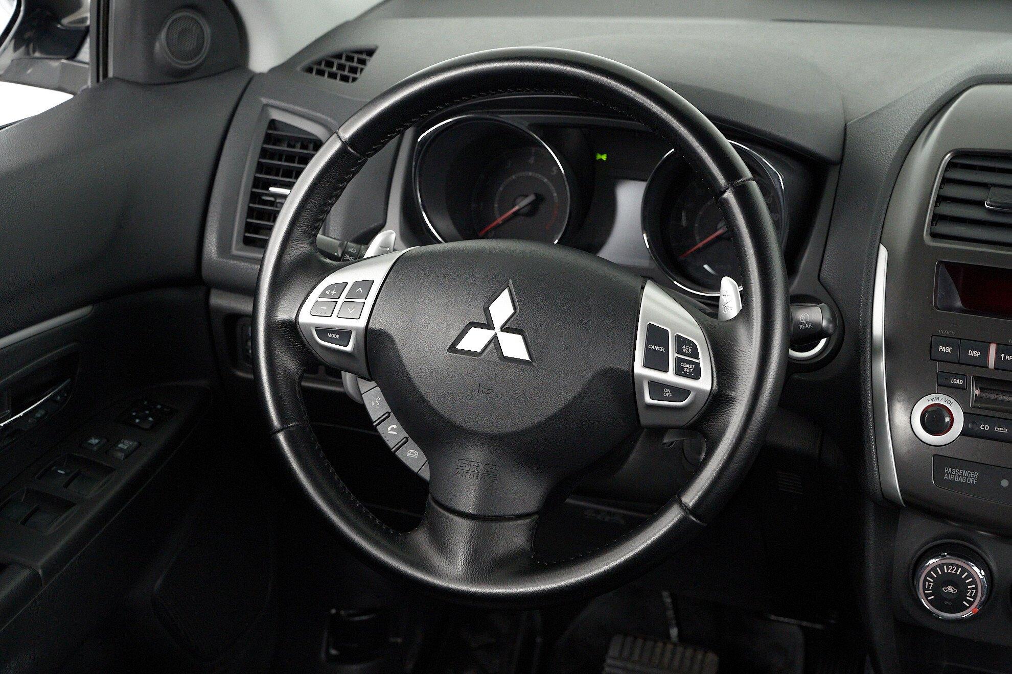 Mitsubishi ASX 2012, белый
