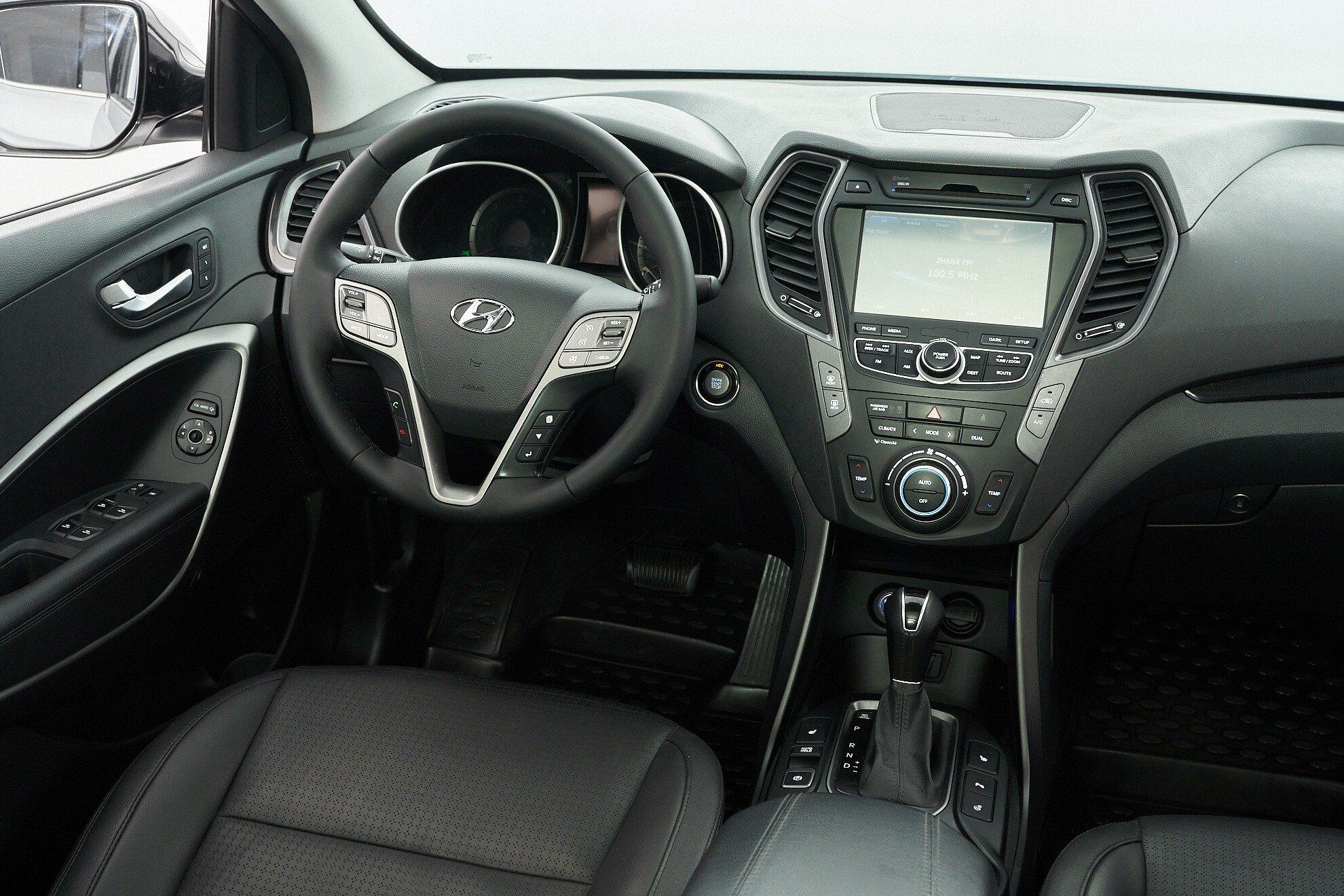Hyundai Santa Fe 2014, серебряный