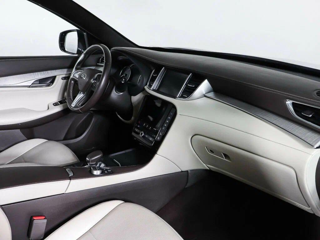 Infiniti QX50 2021, коричневый