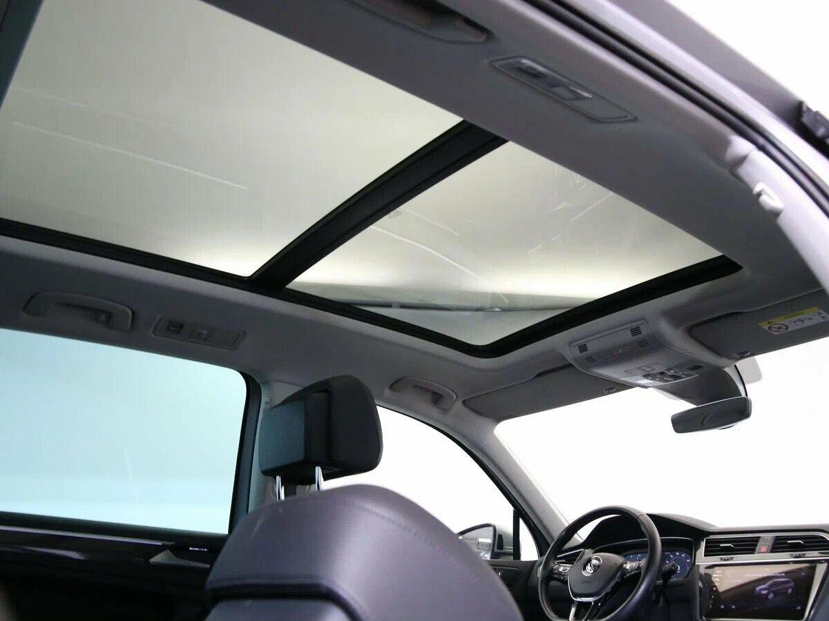 Volkswagen Tiguan 2019, серый
