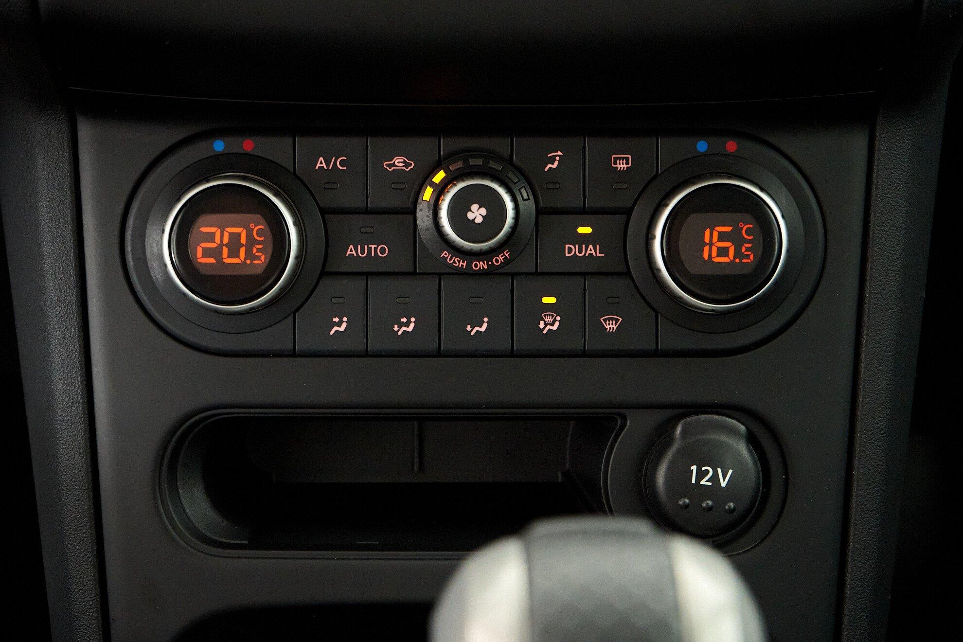 Nissan Qashqai 2013, красный