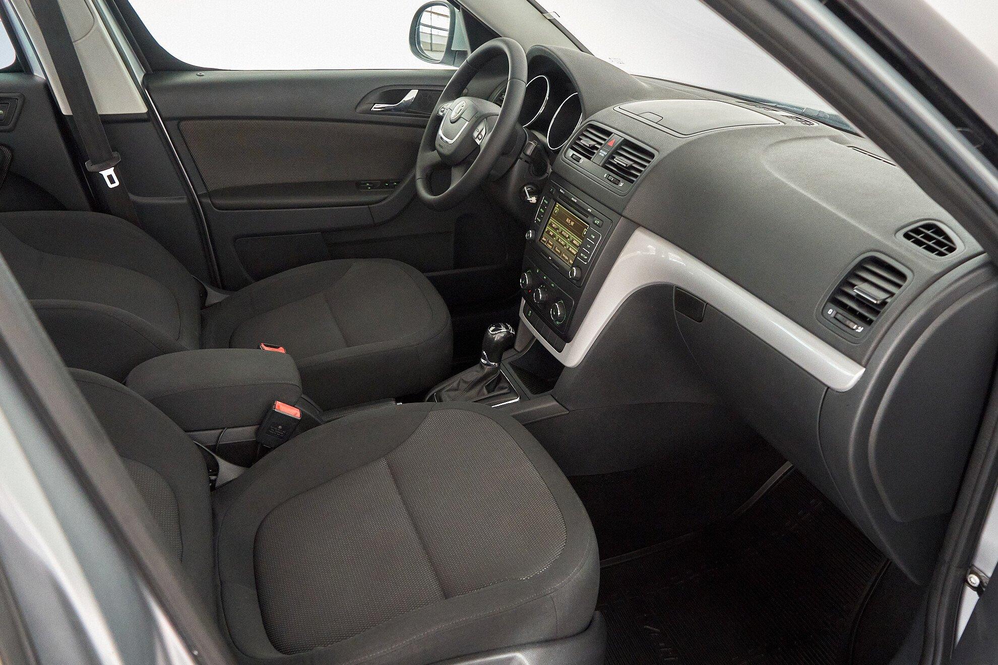 Skoda Yeti 2013, серебряный