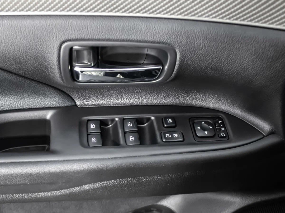 Mitsubishi Outlander 2021, серый