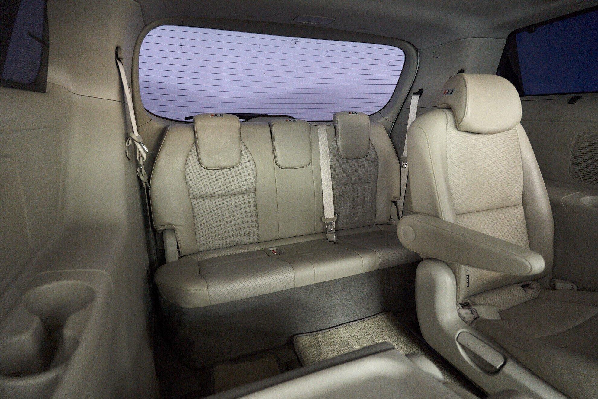 Kia Carnival 2016, белый
