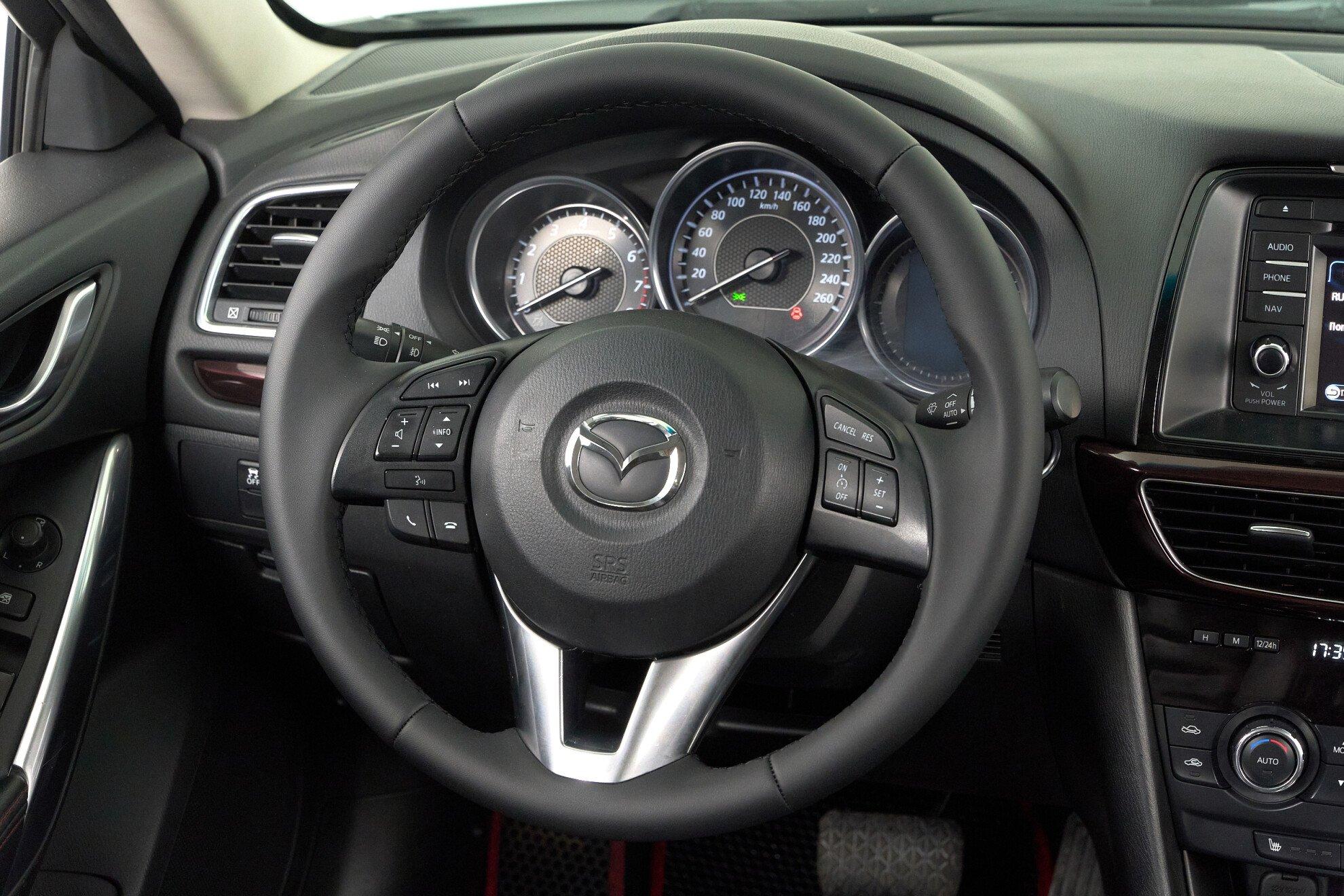 Mazda 6 2013, белый