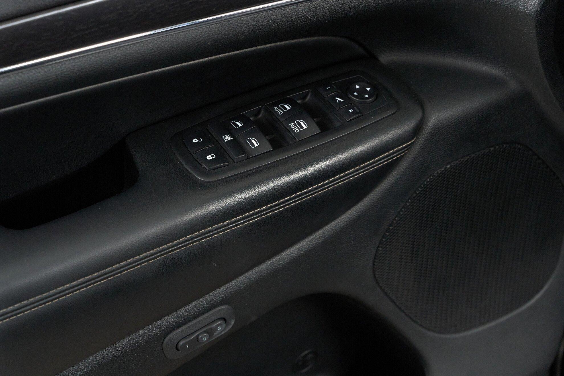 Jeep Grand Cherokee 2013, серый