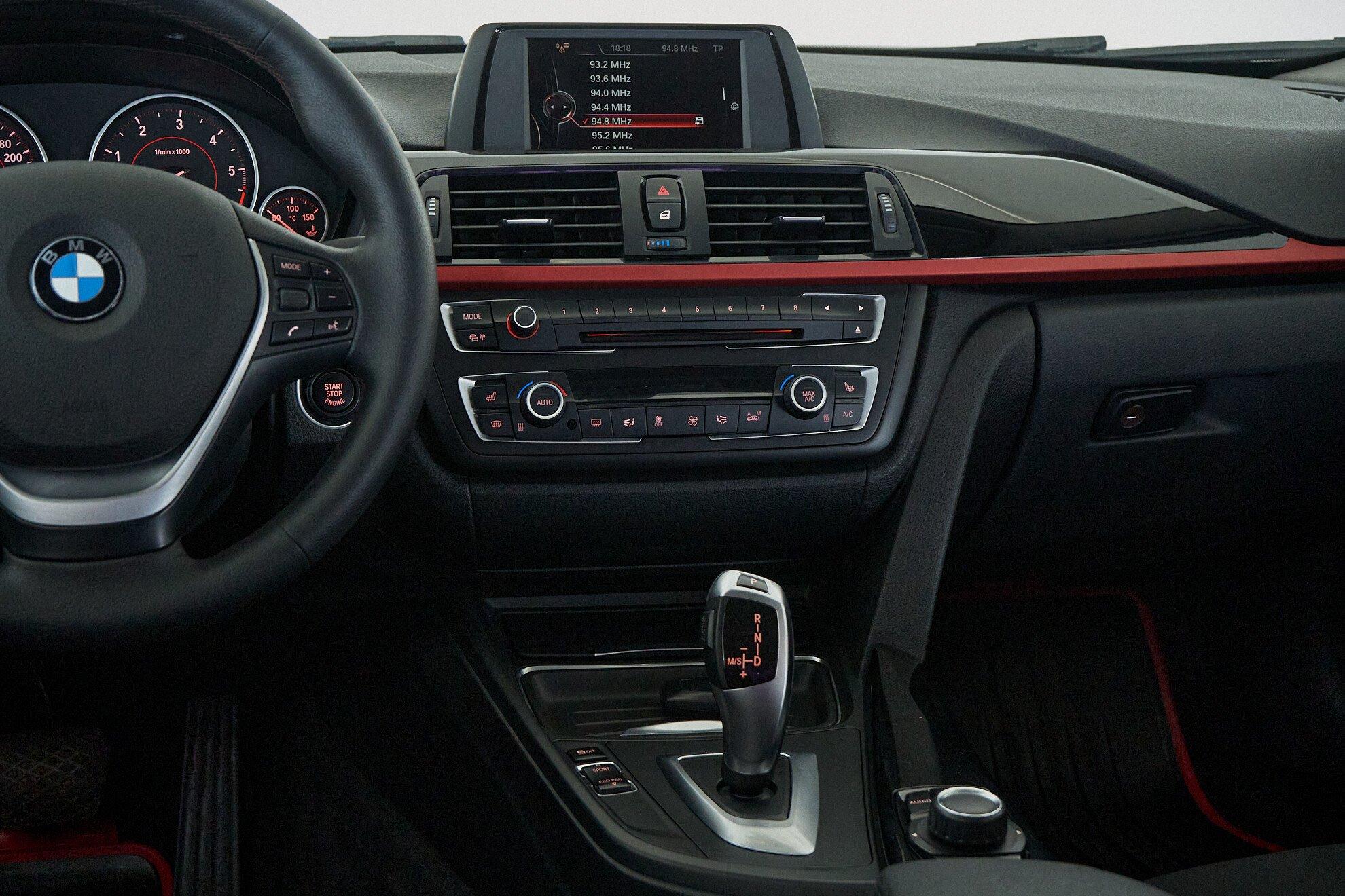 BMW 3 серии 2013, белый