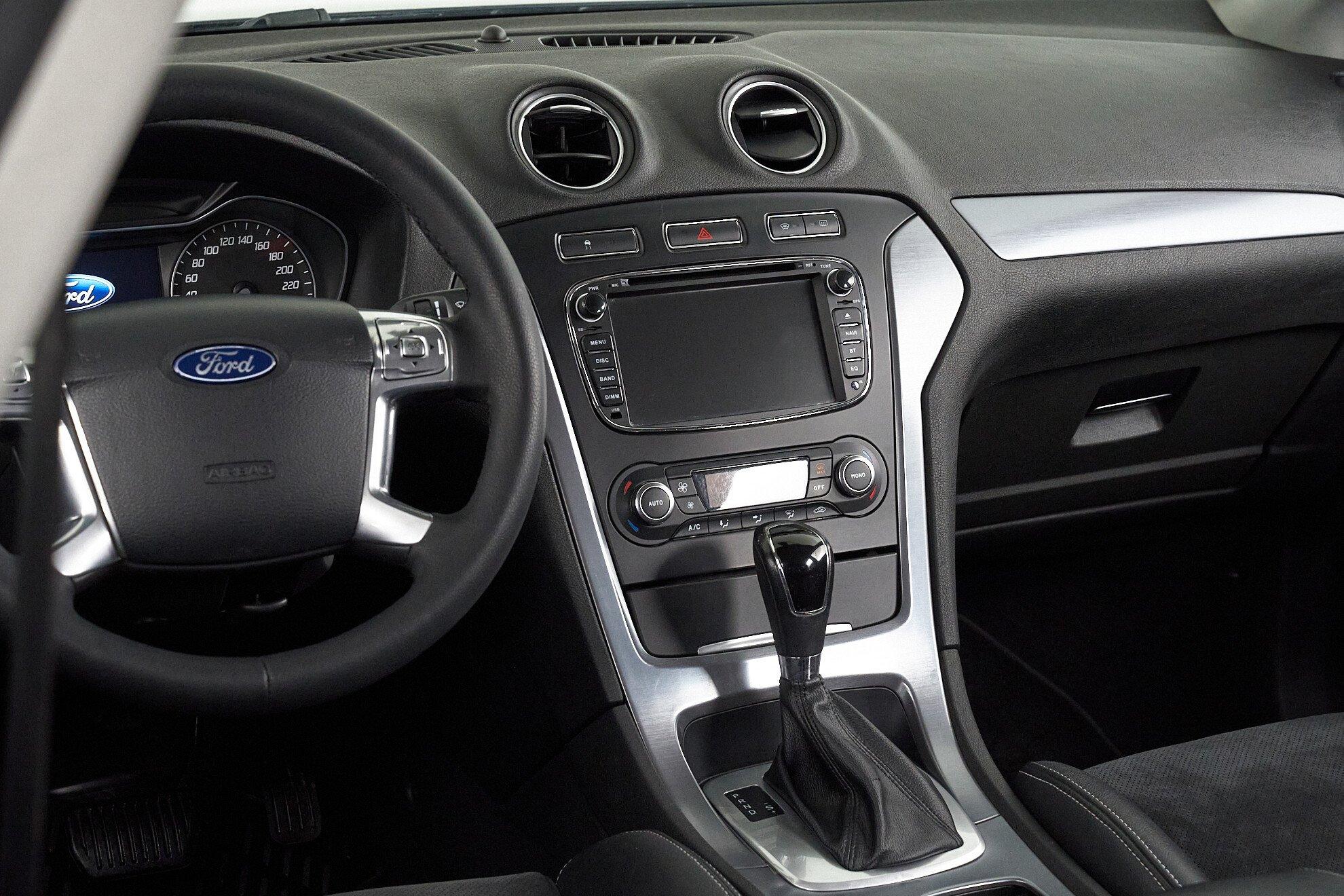 Ford Mondeo 2013, черный