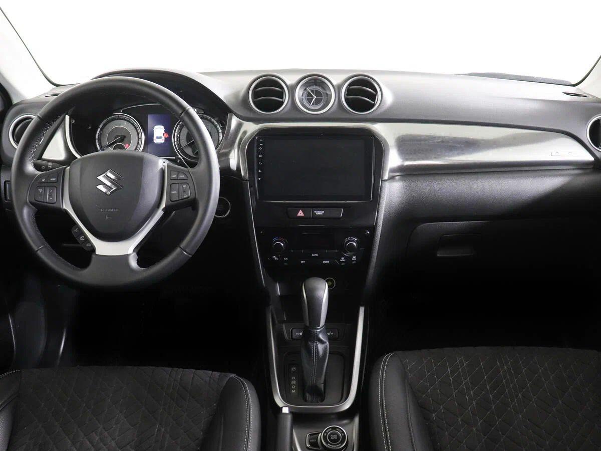 Suzuki Vitara 2021, серый