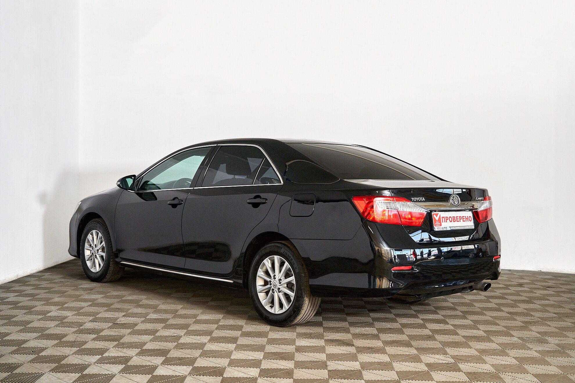 Toyota Camry 2014, черный
